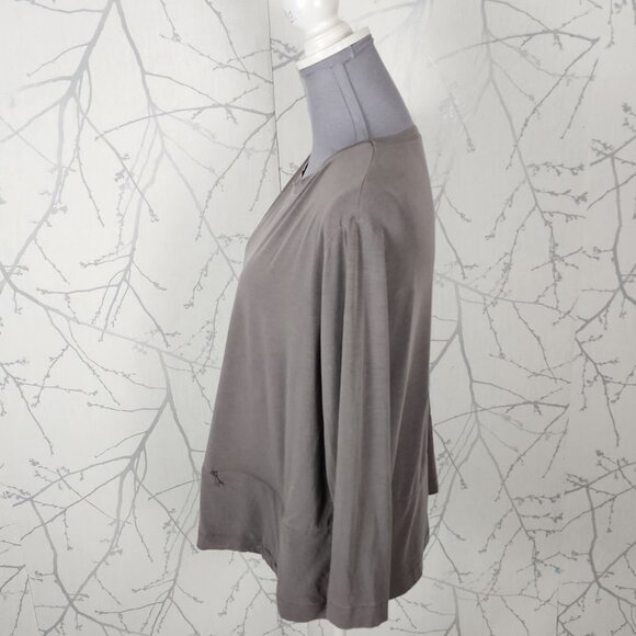 Bitte Kai Rand Beige Taupe Round Neck Tee w/ Zippered Pockets - Picture 3 of 6